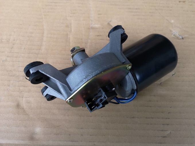 Wiper Motor ISUZU NPR Parts 8941101251 With 4 Install Holes On Aluminum